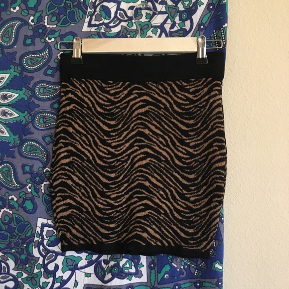 Animal Tiger Stripe Knit Sweater Bodycon Skirt - Picture 2 of 2